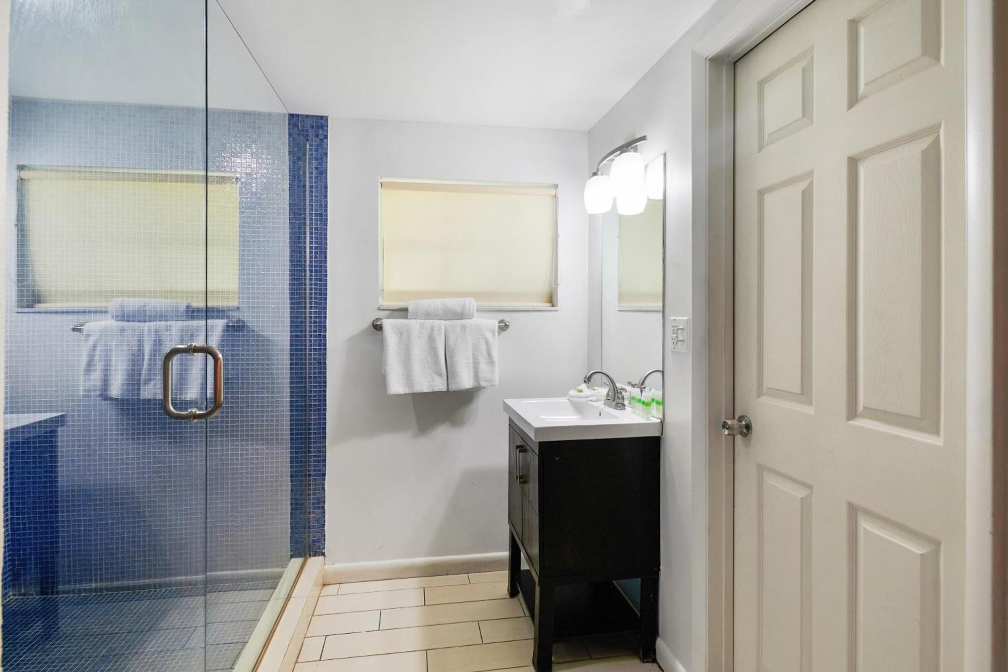 Oyo - Miami Airport Hotel