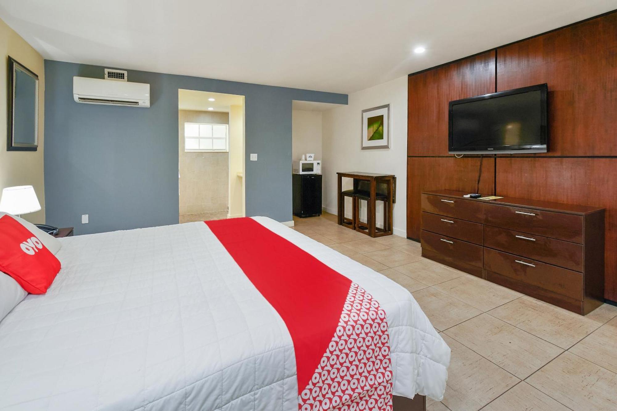 Hotel Oyo - Miami Airport 2*