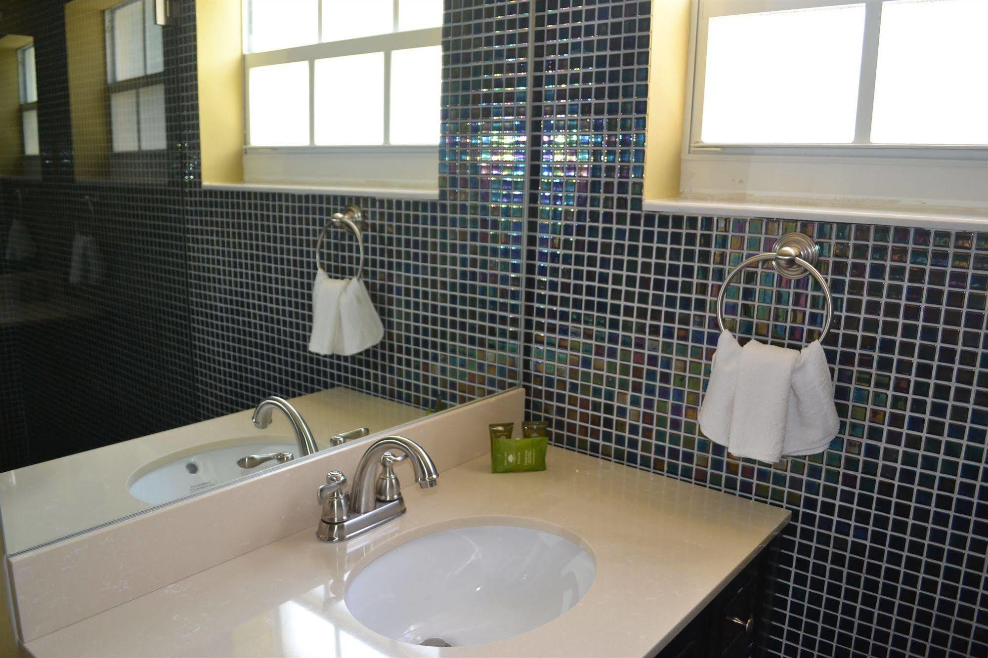 Hotel Oyo - Miami Airport Coral Gables