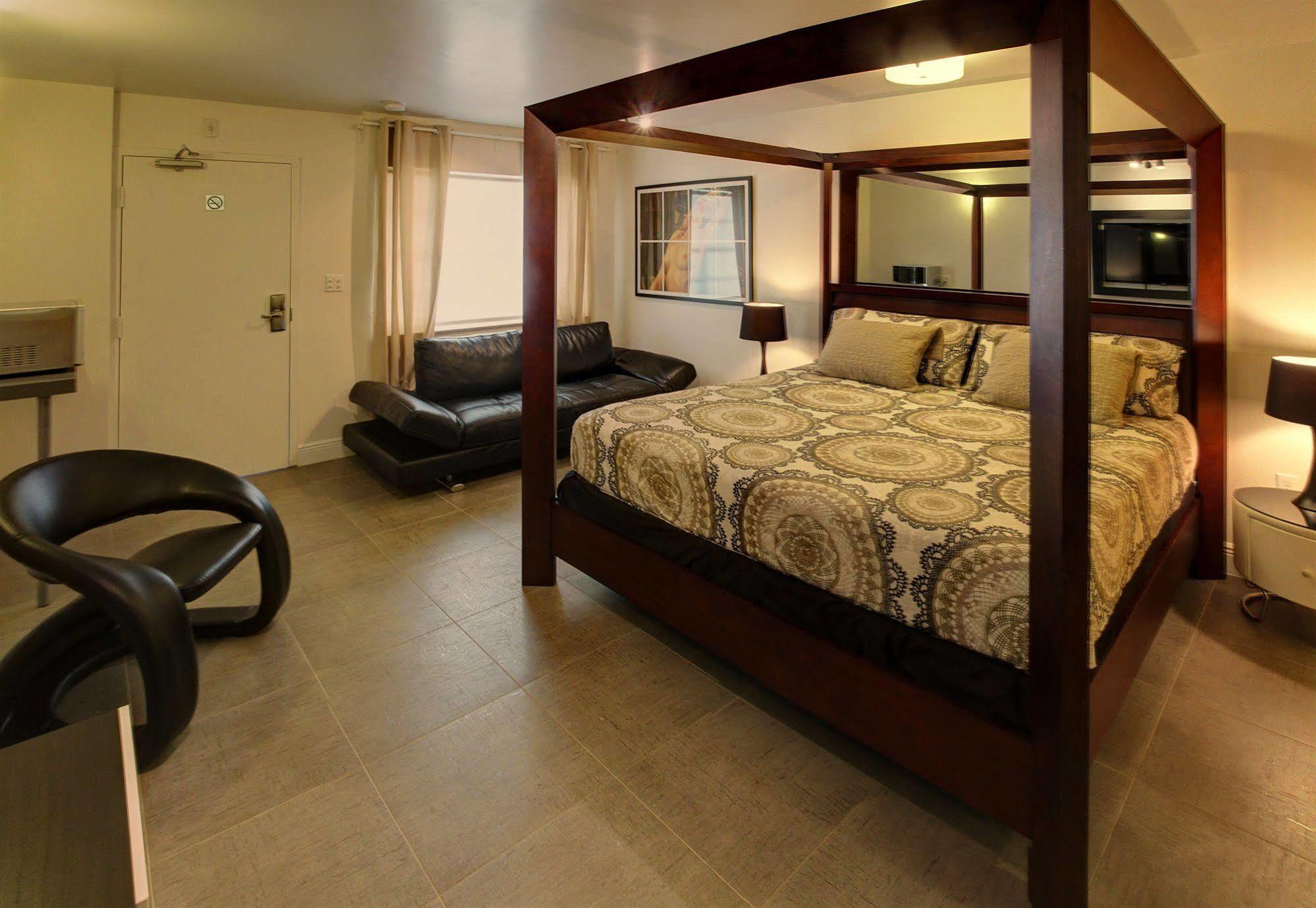 Oyo - Miami Airport Hotel