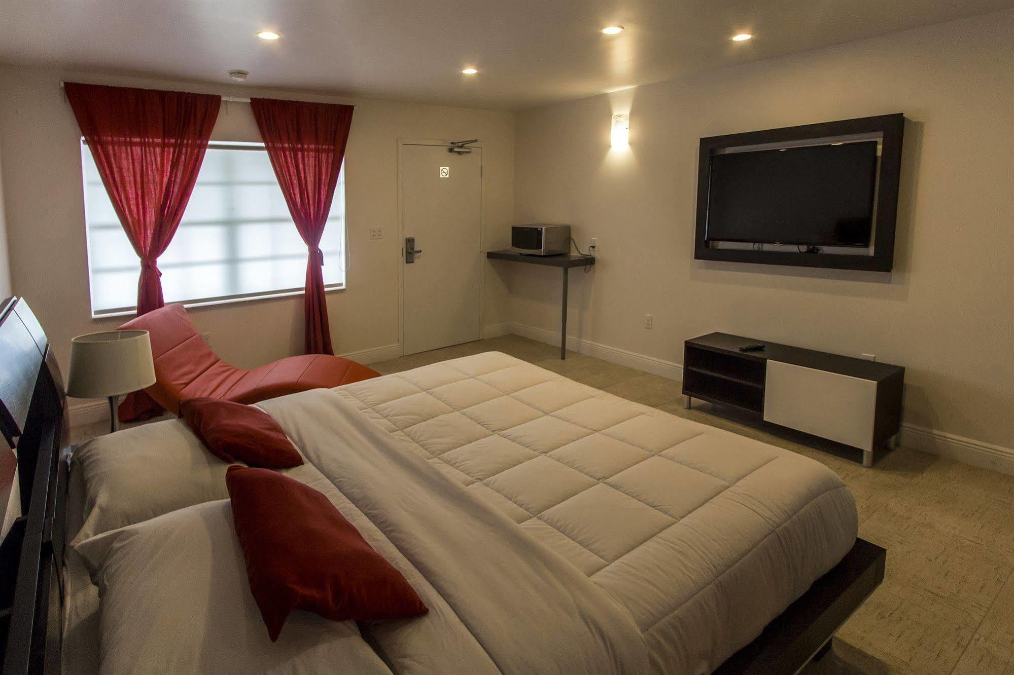 Oyo - Miami Airport Hotel